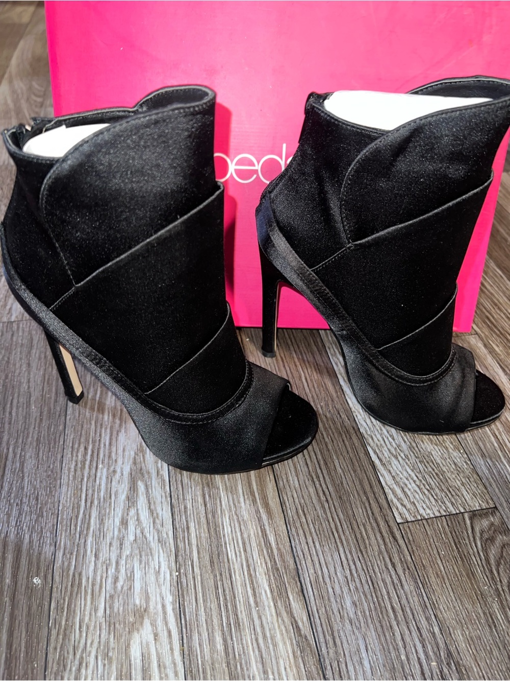 NWT Shoe Dazzle Jojo Open toe Booties Sz6